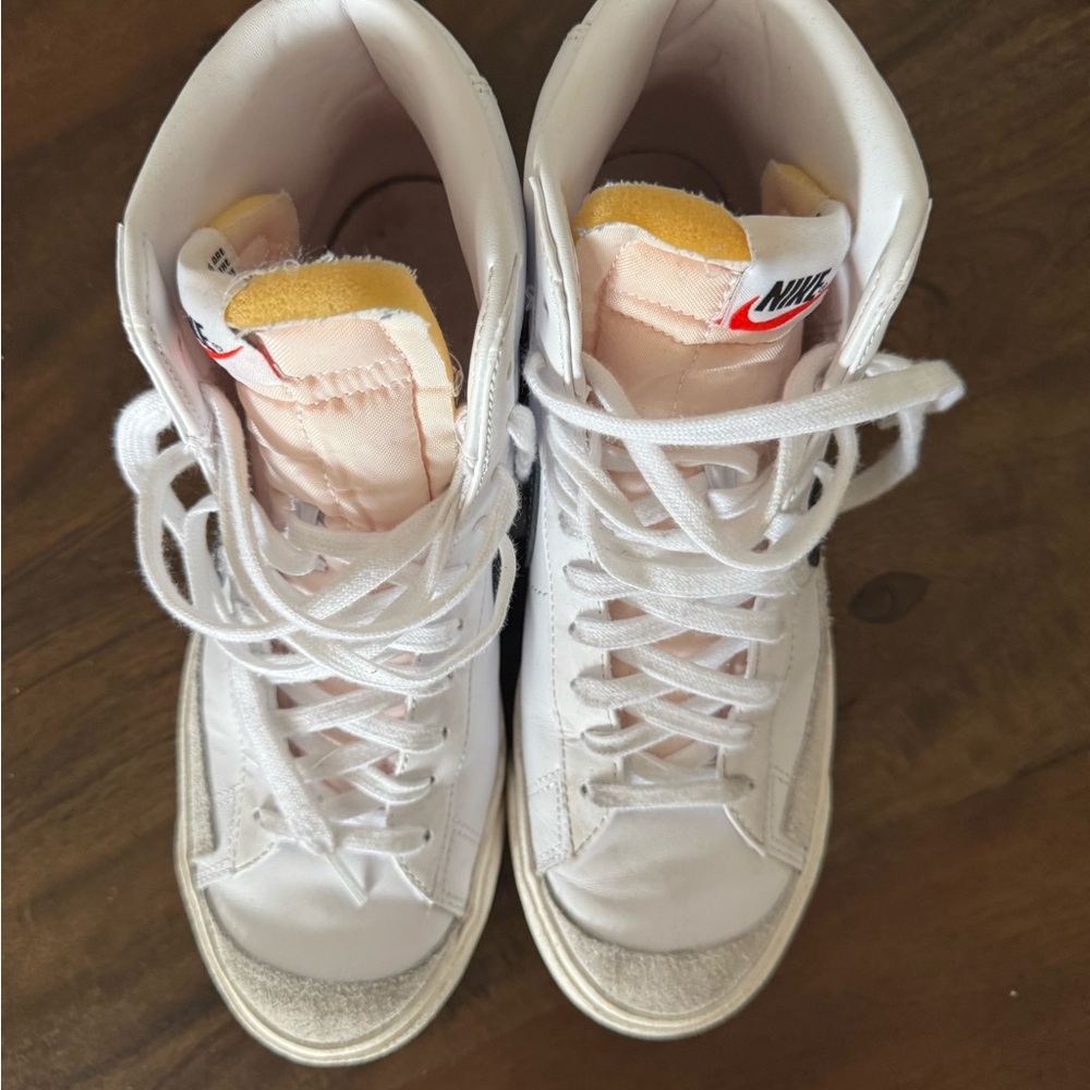 Nike Women’s Blazer Mid 77 - Picture 4 of 8
